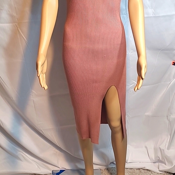 Iris Women's Bodycon Dress - Picture 2 of 8